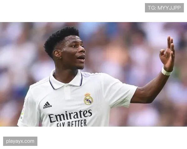 楚阿梅尼防守出色,助球队后防线稳如磐石 楚阿梅尼防守出色,助球队后防线稳如磐石