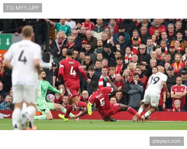 曼联复兴进程仍未完成，对球队赛季表现与竞争格局带来影响